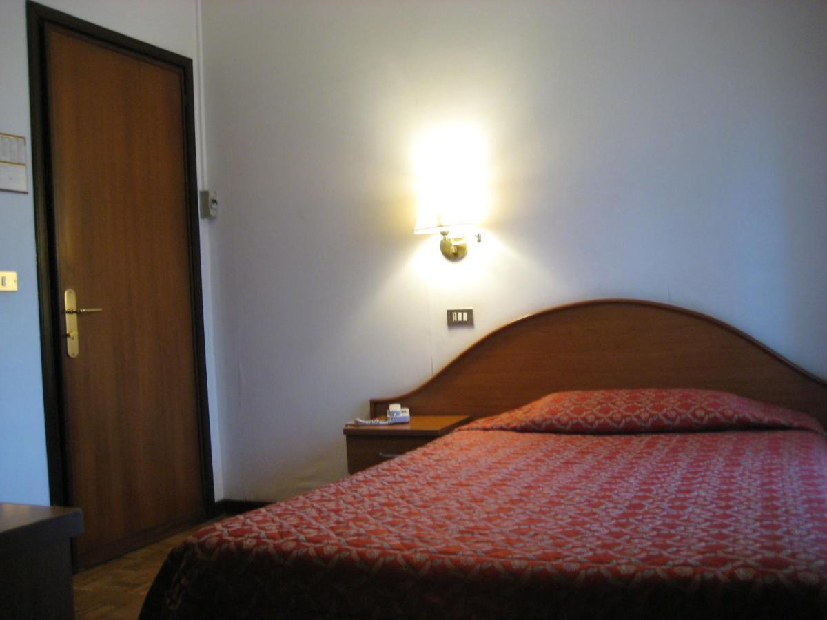 Hotel S.Antonio Padova Bagian luar foto